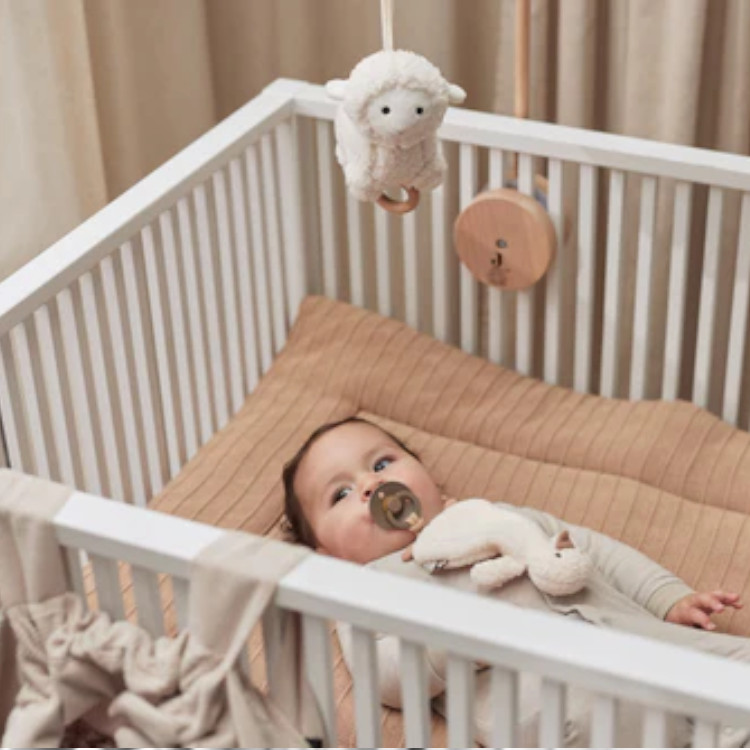 Kuschelige Spieluhr „Lamb“ mit sanfter Melodie – perfekt zum Einschlafen und als Geschenk